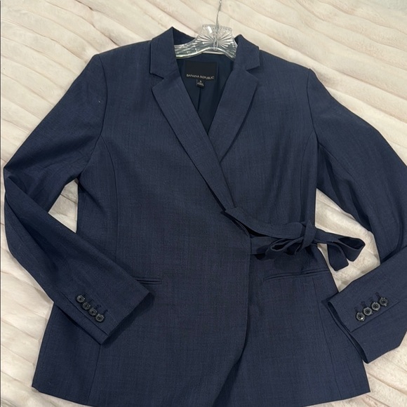 Banana Republic Women's Navy Blazer - Picture 1 of 4